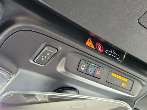 Used 2023 Chevrolet Camaro LT image 27