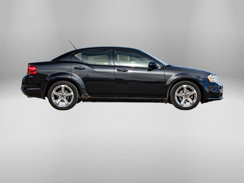 Used 2011 Dodge Avenger Lux FWD image 2