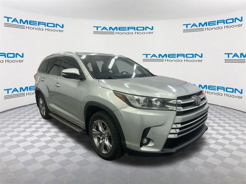 Used 2019 Toyota Highlander Limited Platinum image 7