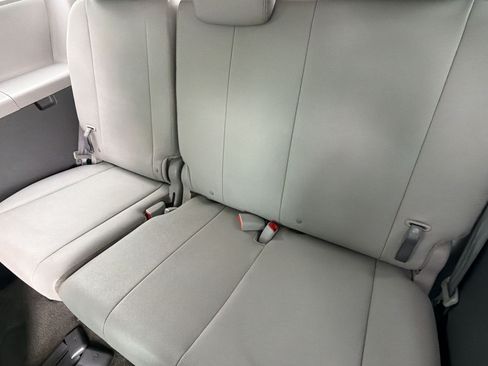 Used 2016 Toyota Sienna XLE FWD image 28