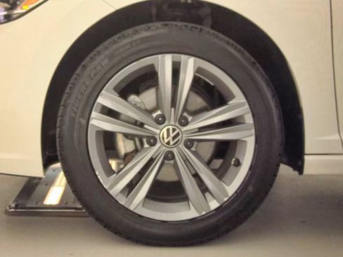 Used 2023 Volkswagen Jetta SE FWD image 20