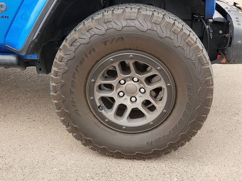 Used 2023 Jeep Wrangler Unlimited Rubicon 392 w/ Xtreme Recon 35" Tire Package image 7