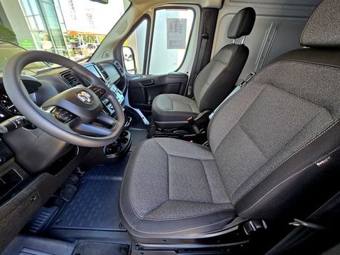 Used 2025 RAM ProMaster 2500 w/ Safety Group FWD image 19