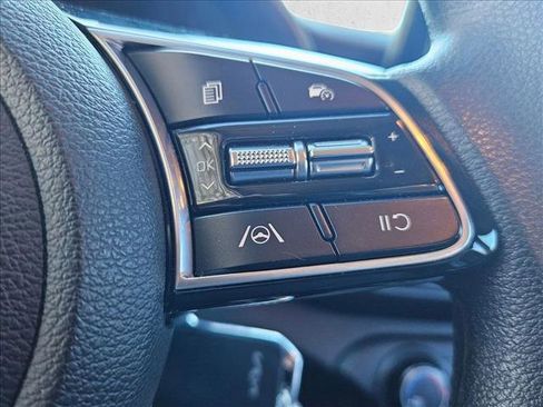 Used 2023 Kia Forte LX image 12