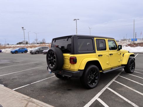 Used 2023 Jeep Wrangler Unlimited Sahara w/ Dual Top Group image 7