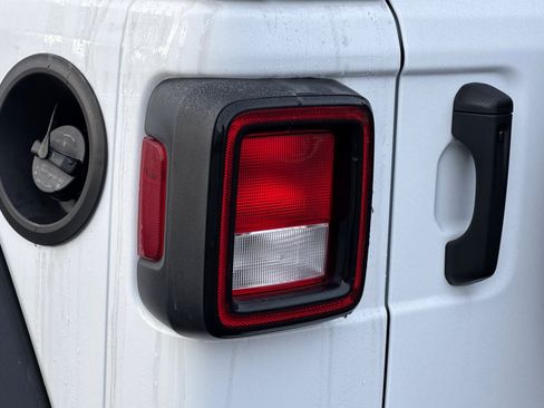 Used 2024 Jeep Wrangler Sport S image 48