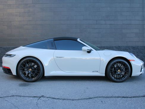 Certified 2022 Porsche 911 Targa 4S image 9