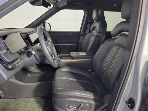 Used 2024 Rivian R1S Adventure AWD/4WD image 20