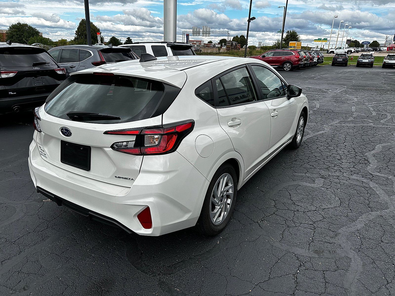 Used 2024 Subaru Impreza 2.0i AWD/4WD image 3