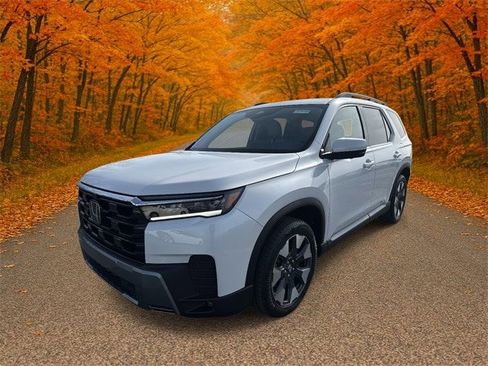New 2026 Honda Pilot Touring image 3