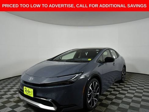 New 2026 Toyota Prius Plug-In Hybrid FWD image 6