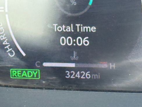 Used 2025 Toyota Crown XLE image 17