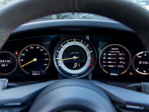 Used 2022 Porsche 911 GT3 image 36