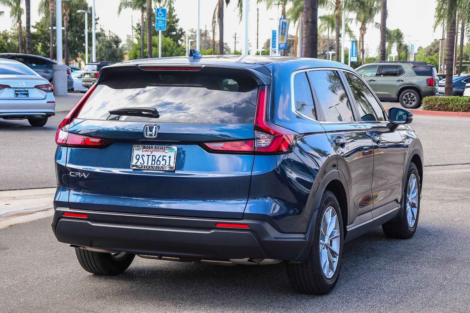 Used 2025 Honda CR-V LX image 11