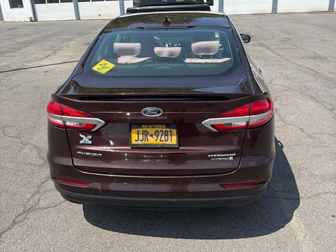 Used 2019 Ford Fusion Titanium FWD image 4