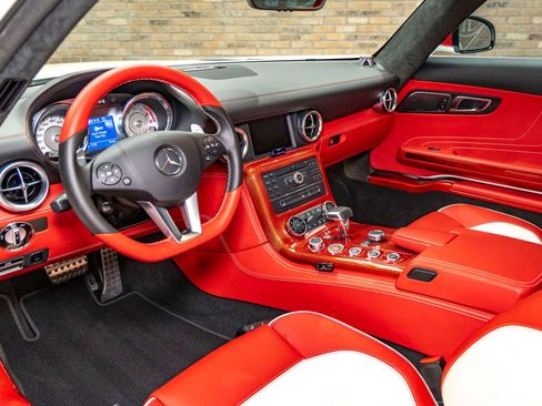 Used 2011 Mercedes-Benz SLS AMG Coupe image 36