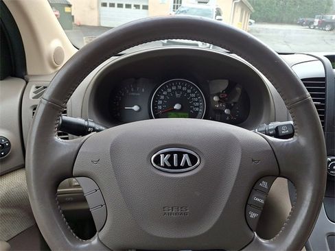 Used 2008 Kia Sedona EX image 20
