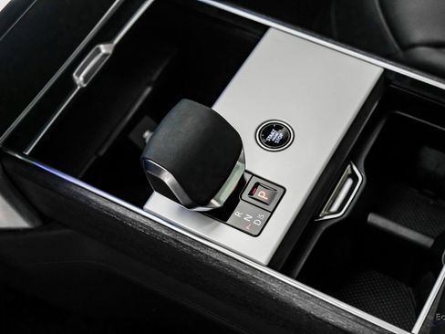 Used 2024 Land Rover Range Rover SE image 52