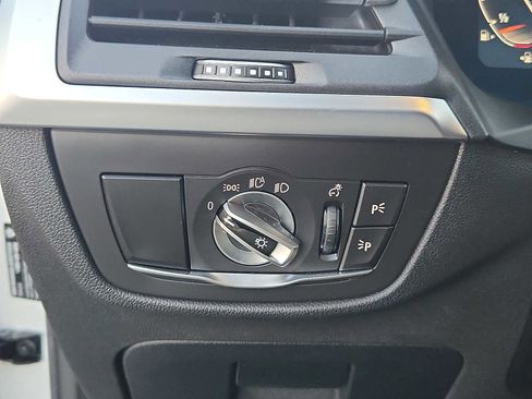 Certified 2024 BMW X3 xDrive30i w/ Premium Package image 23