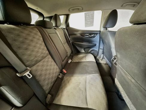 Used 2022 Nissan Rogue Sport SV AWD/4WD image 26