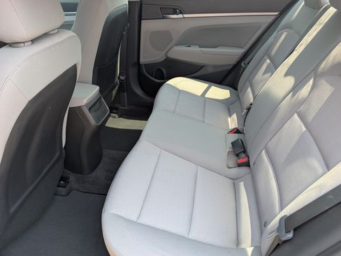 Used 2018 Hyundai Elantra Value Edition FWD image 11