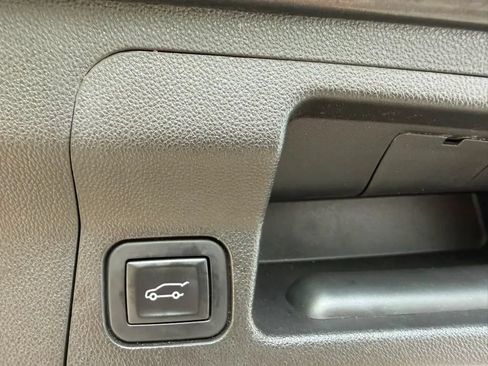 Used 2018 GMC Acadia SLT w/ LPO, Floor Liner Package FWD image 31