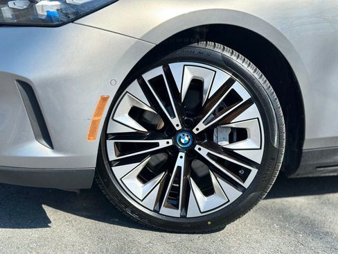 Certified 2025 BMW i5 xDrive40 w/ Executive Package AWD/4WD image 2