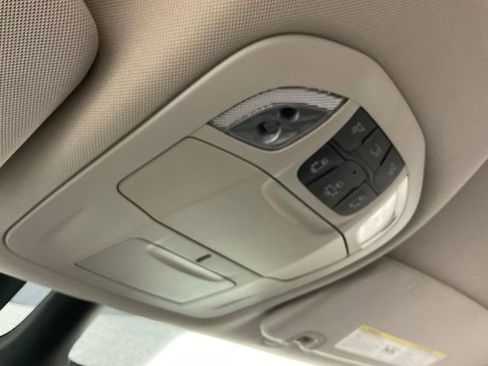 Used 2022 Chrysler Pacifica Touring-L image 27