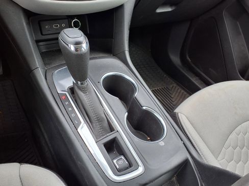 Used 2020 Chevrolet Equinox LS image 12