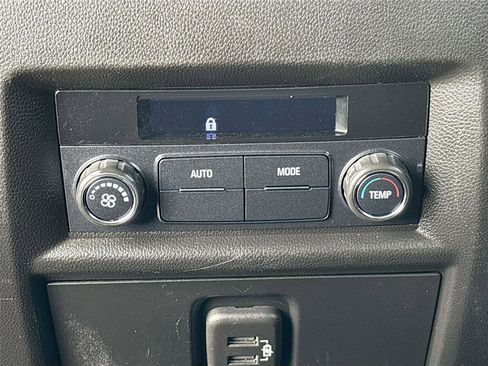 Used 2020 Chevrolet Traverse LS image 24