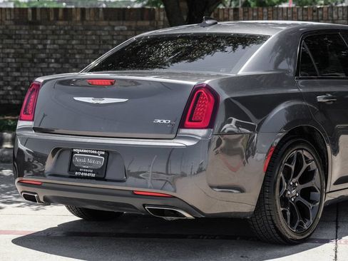 Used 2019 Chrysler 300 S RWD image 16
