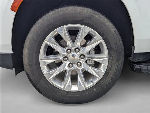Used 2024 Chevrolet Suburban Premier AWD/4WD image 9