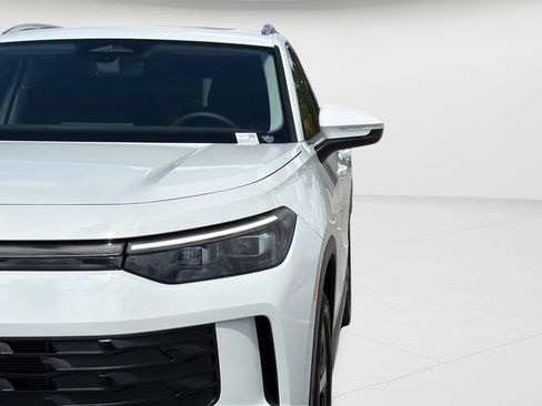 New 2026 Volkswagen Tiguan SE AWD/4WD image 9
