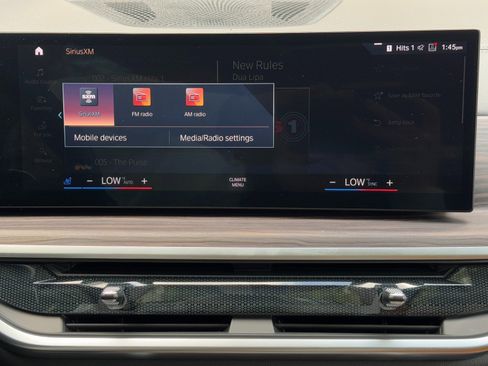 Used 2023 BMW X7 xDrive40i w/ Climate Comfort Package image 28