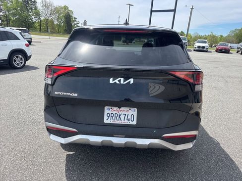 Used 2025 Kia Sportage LX image 7