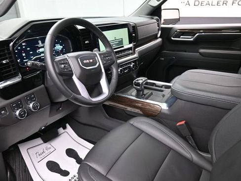 Used 2024 GMC Sierra 1500 Elevation w/ Elevation Premium Package image 18
