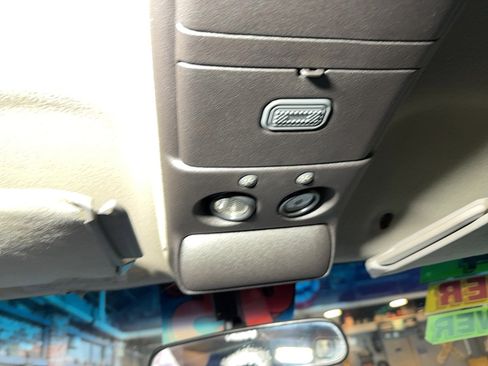 Used 1995 GMC Yukon SLE image 49