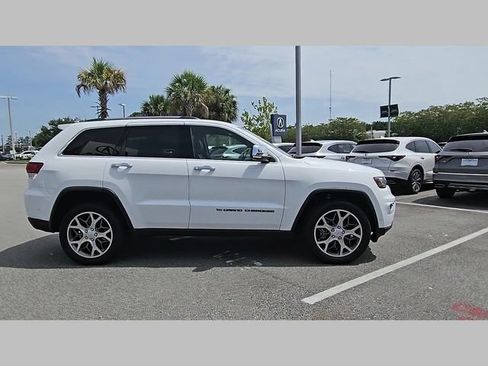 Used 2022 Jeep Grand Cherokee Limited w/ Tech Group AWD/4WD image 28