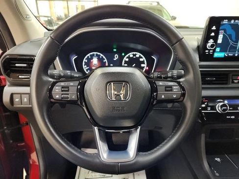 Certified 2025 Honda Pilot Touring image 19