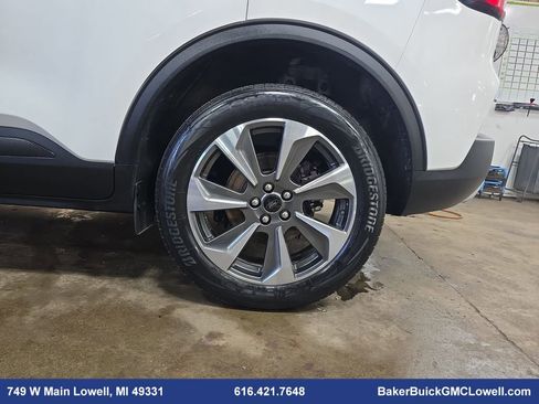 Used 2024 Ford Escape Platinum image 34