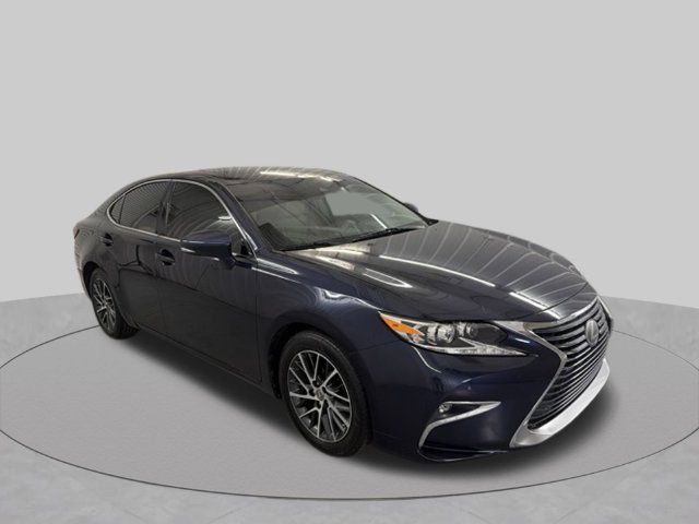 Used 2018 Lexus ES 350 w/ Luxury Package w/Wood Trim FWD image 4