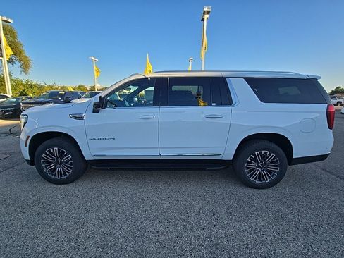 New 2026 GMC Yukon XL Elevation w/ Elevation Premium Package image 10