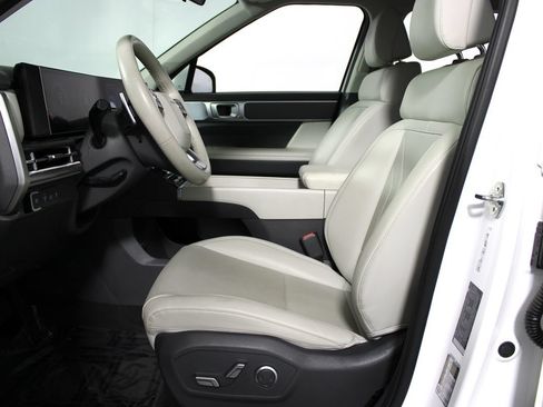 Used 2024 Hyundai Santa Fe SEL FWD image 11