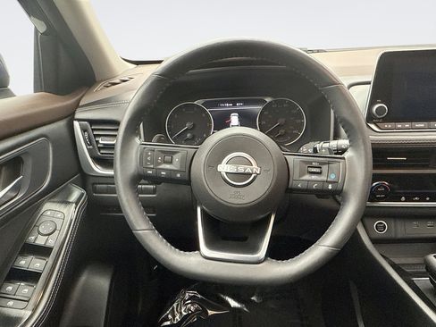 Used 2023 Nissan Rogue SV w/ SV Premium B Package image 12