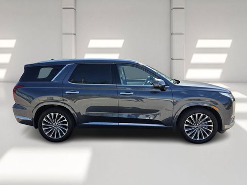 Used 2025 Hyundai Palisade Calligraphy image 3