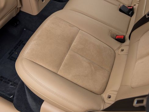 Used 2020 Porsche Macan image 39