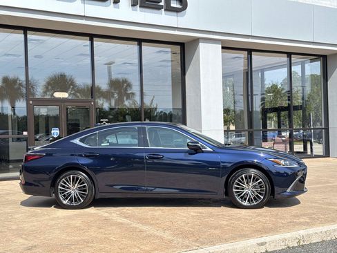 Used 2023 Lexus ES 350 w/ Premium Package FWD image 10