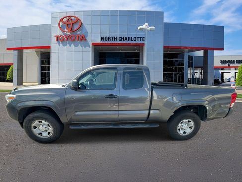 Used 2016 Toyota Tacoma SR image 5