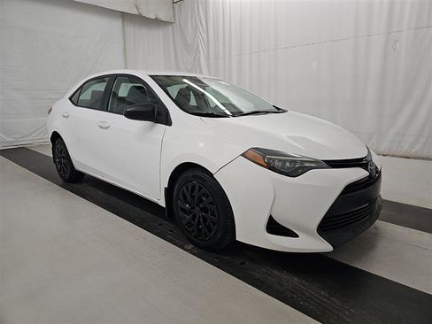 Used 2017 Toyota Corolla LE FWD image 3