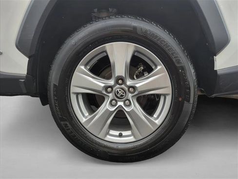 Used 2025 Toyota RAV4 LE AWD/4WD image 9